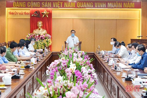 Phó Bí thư Thường trực Tỉnh ủy Hoàng Trung Dũng, Chủ tịch UBND tỉnh Trần Tiến Hưng cùng các đồng chí trong BTV Tỉnh ủy, thành viên BCĐ tham dự .